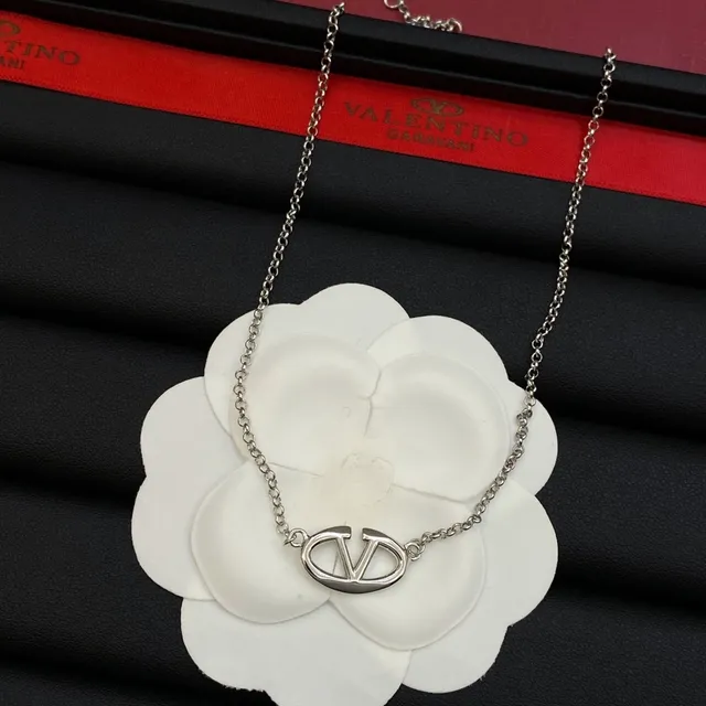 Valentino VLTN Oval Logo Pendant Necklace 5