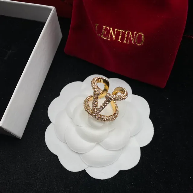 Valentino VLTN Bague Cristal Pavé Doré 6