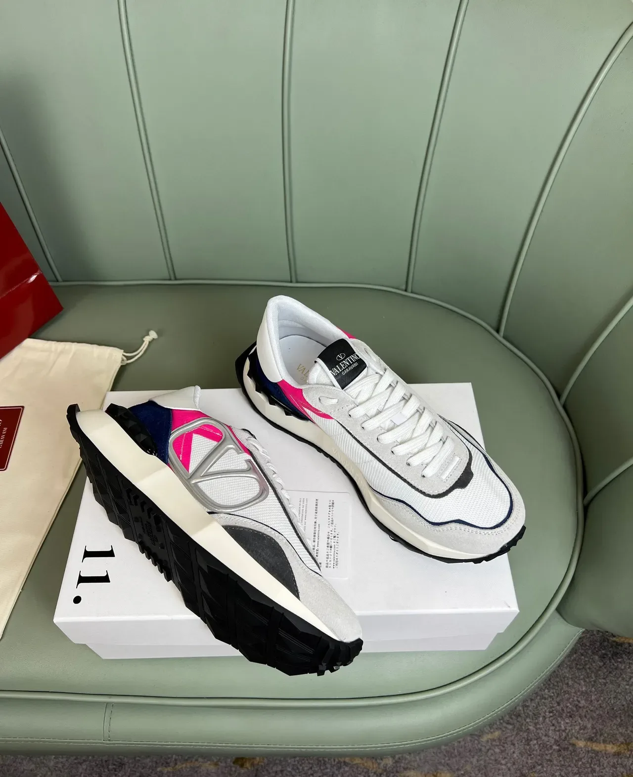 Valentino VLTN Runner 白色粉色海军生活方式运动鞋 5
