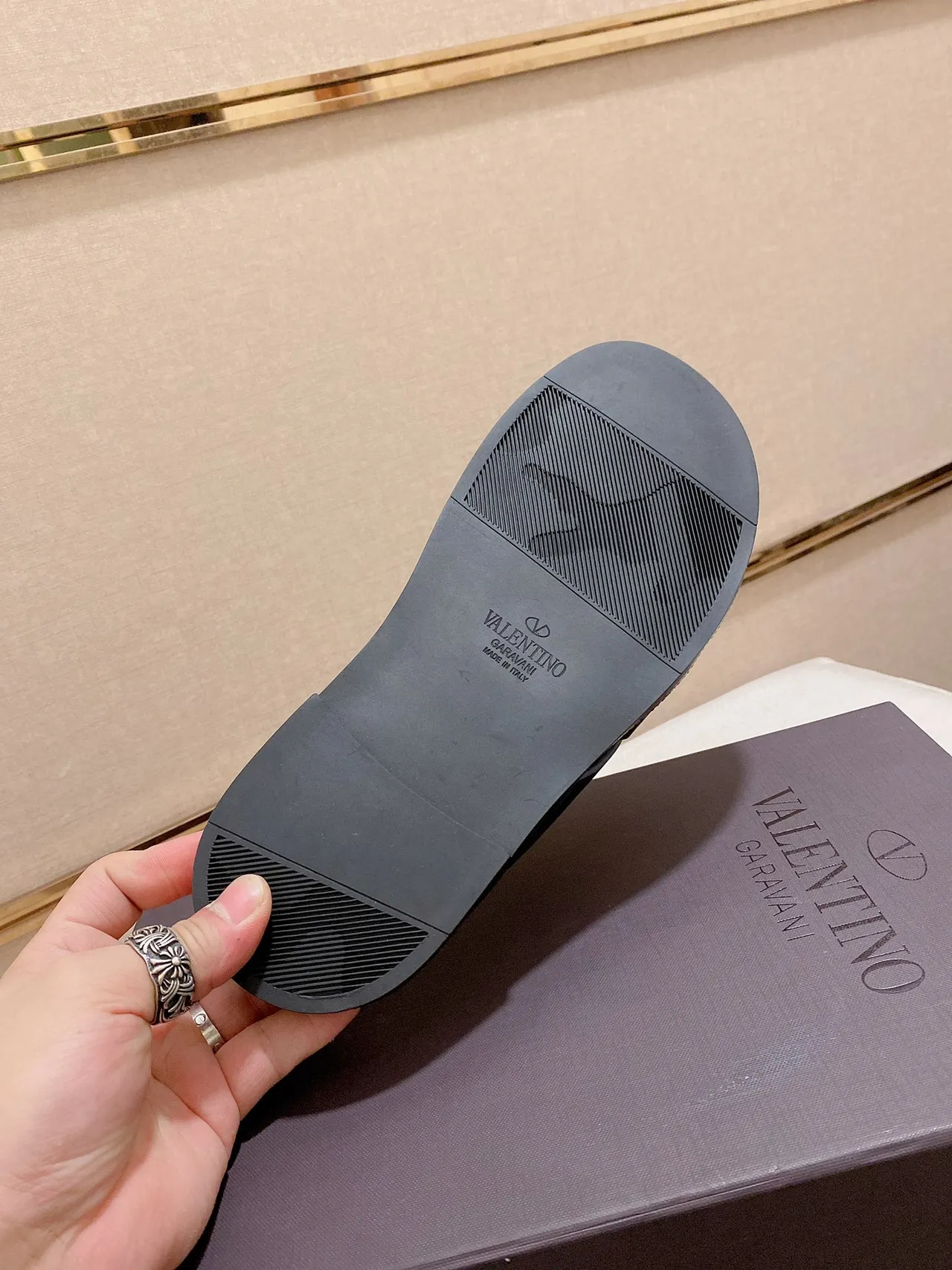 Valentino VLTN Slide Black Navy Brown chaussons 2