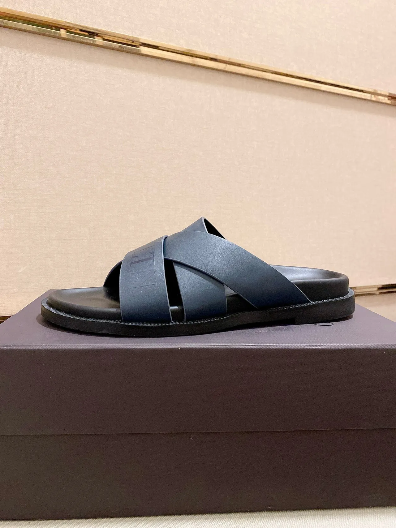 Valentino VLTN Slide Black Navy Brown chaussons 7