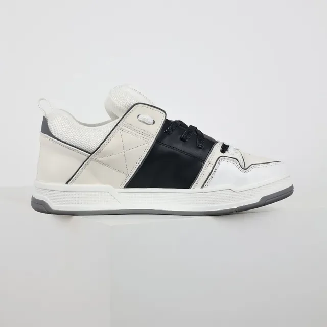 Valentino sneakers brancas e pretas estruturadas de couro e malha com alça lateral quiltada 7