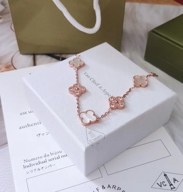 Van Cleef & Arpels Alhambra Or Rose Mère-de-perle et Cristaux Pavé Bracelet 5