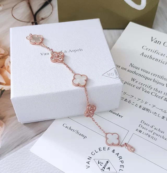 Van Cleef & Arpels Alhambra Or Rose Mère-de-perle et Cristaux Pavé Bracelet 9