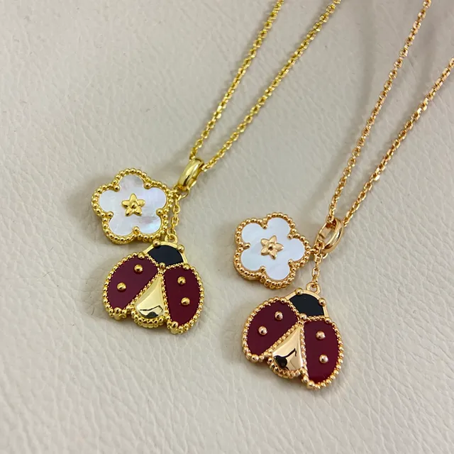 Van Cleef & Arpels Alhambra 瓢虫与花 双吊坠项链 6