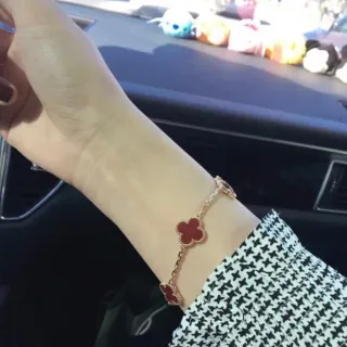 Van Cleef & Arpels 阿兰布拉红珐琅三图案金手链