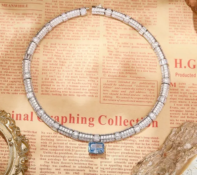 Van Cleef & Arpels Collar de Diamantes y Gema Verde 7