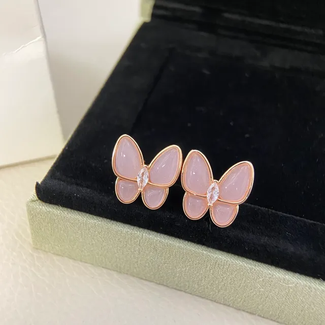 Van Cleef & Arpels Papillon أقراط فراشة كالسيدوني وردي وذهب وردي 4