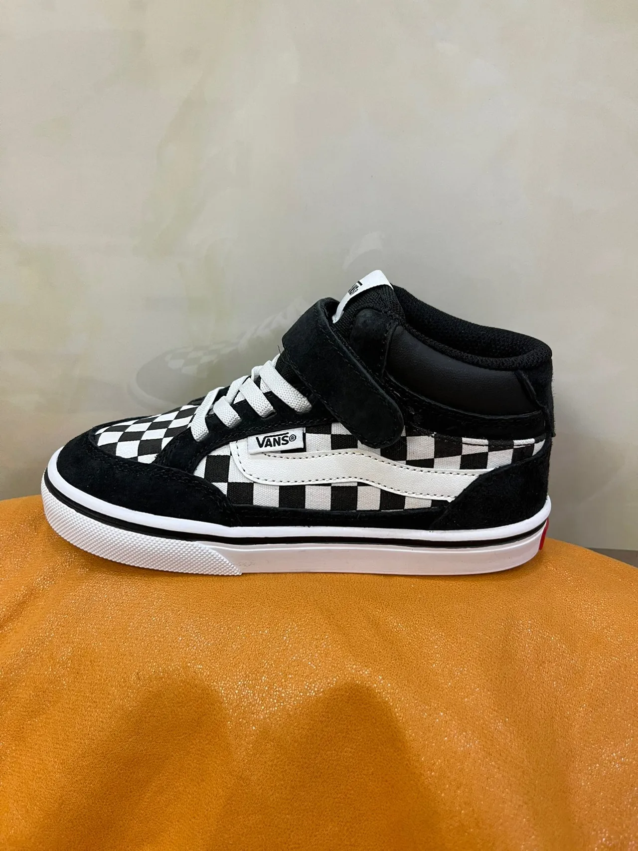 Vans Sk8-Hi Kids कालो এবং সাদা স্কেটবোর্ড জুতা 4