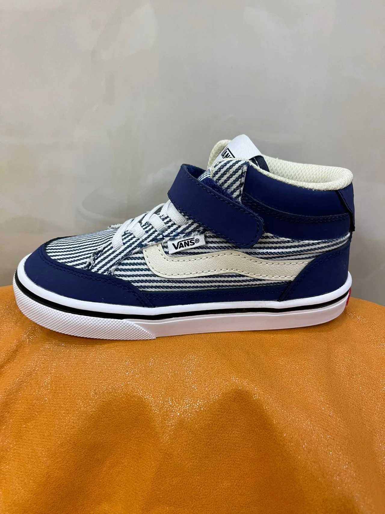 Vans Sk8-Hi Kids कालो এবং সাদা স্কেটবোর্ড জুতা 7