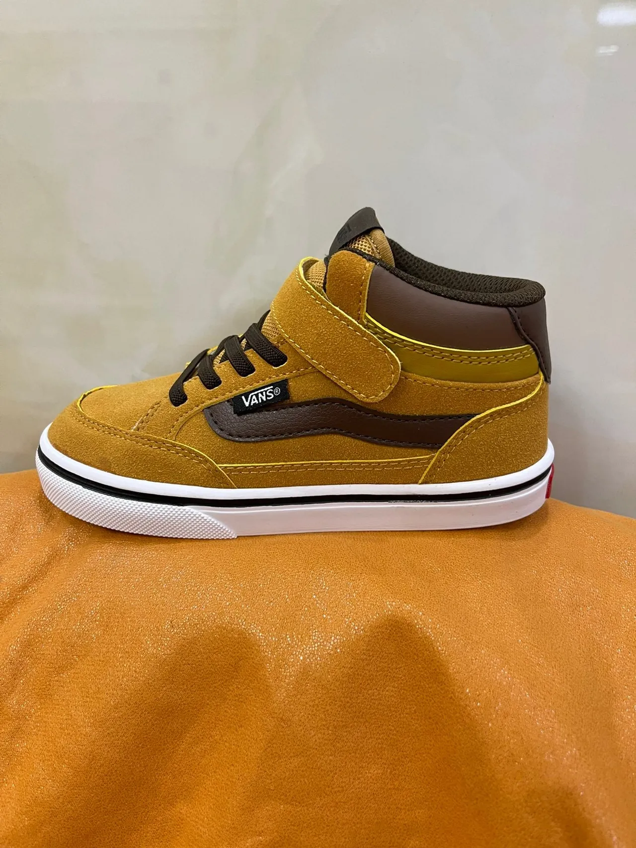 Vans Sk8-Hi Kids कालो এবং সাদা স্কেটবোর্ড জুতা 8