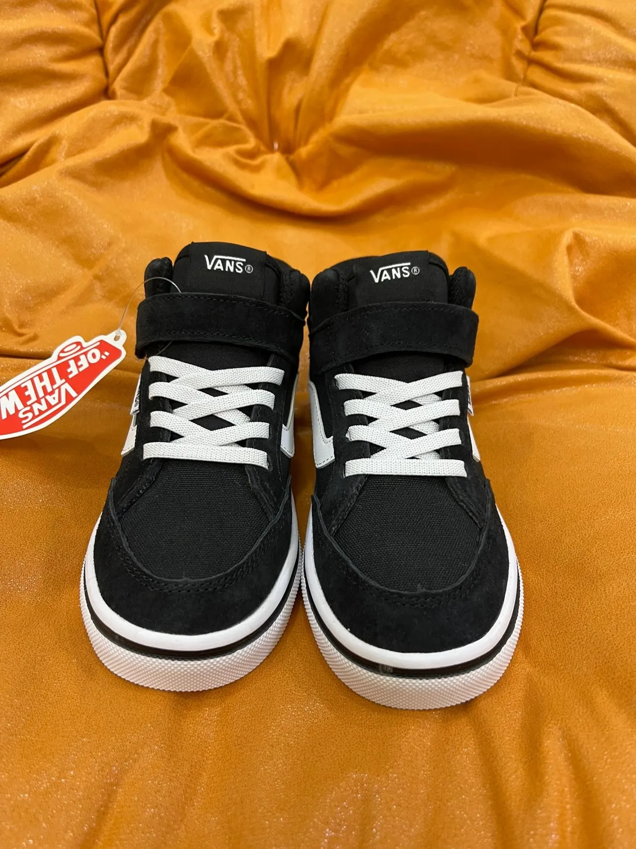 Vans Sk8-Hi Kids कालो এবং সাদা স্কেটবোর্ড জুতা 20