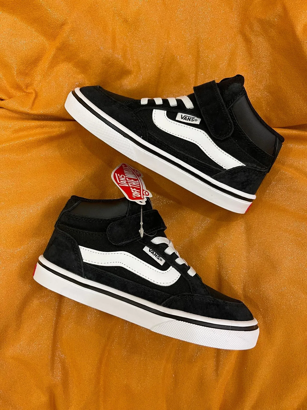 Vans Sk8-Hi Kids कालो এবং সাদা স্কেটবোর্ড জুতা 22