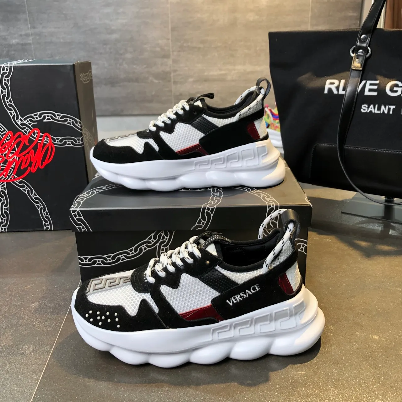 Versace Chain Reaction Zapatillas Chunky Negras, Blancas, Naranjas 5
