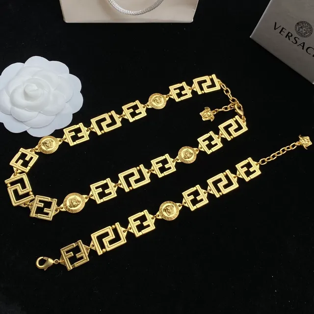 Versace Greca Odissea सोने के टोन ग्रीक की मेड्यूसा नेकलस 5