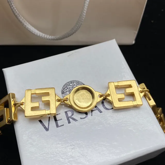 Versace Greca Odissea सोने के टोन ग्रीक की मेड्यूसा नेकलस 6