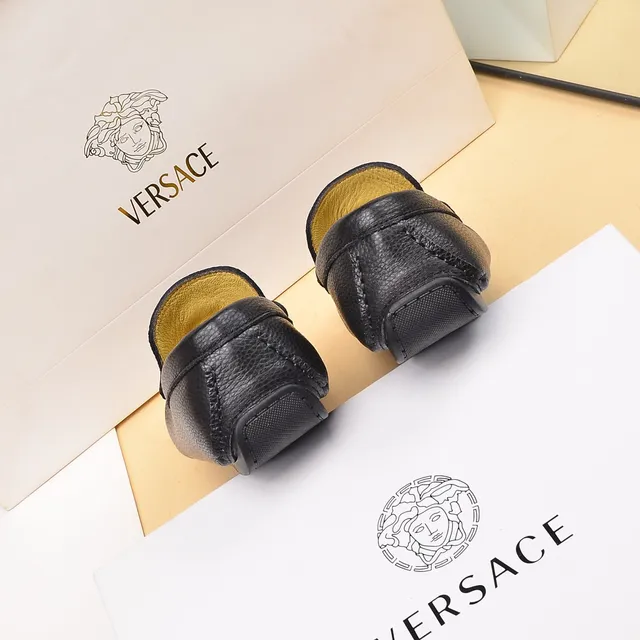 Versace Medusa Head Noir Doré Cuir Pebbled Hardware Loafer 2