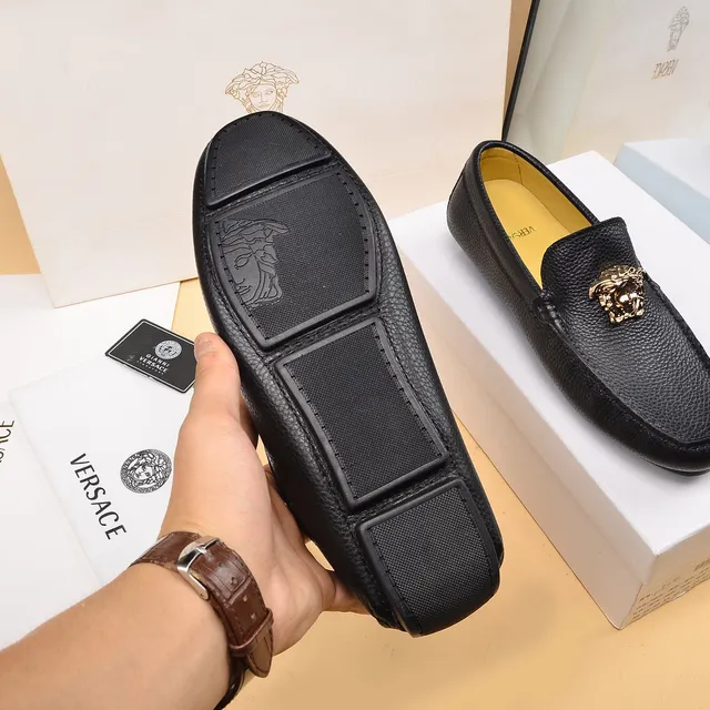 Versace Medusa Head Noir Doré Cuir Pebbled Hardware Loafer 4