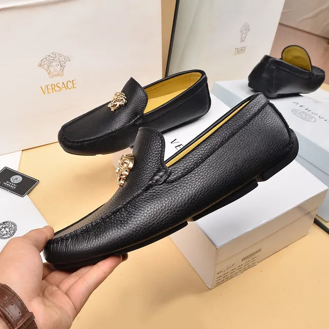 Versace Medusa Head Noir Doré Cuir Pebbled Hardware Loafer 7