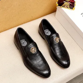 Versace Medusa Loafer काले क्रॉक-एम्बॉस्ड लेदर लोफर
