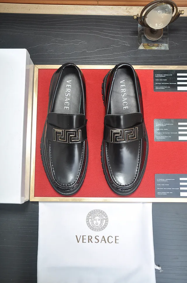Versace Odissea Negro Dorado Cuero Pulido Hebilla de Metal Greca Loafer 2