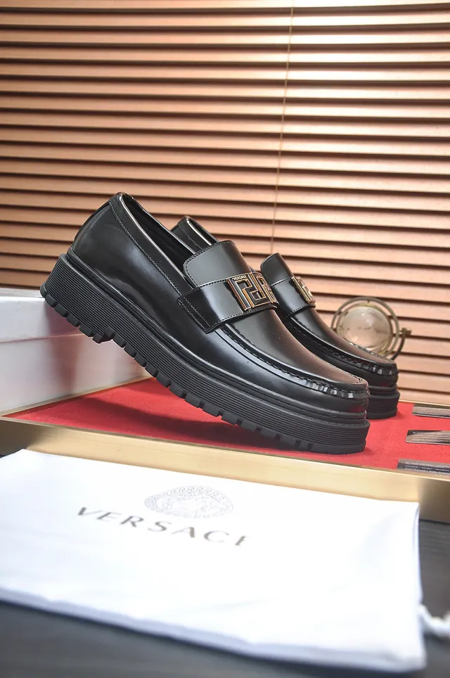 Versace Odissea Negro Dorado Cuero Pulido Hebilla de Metal Greca Loafer 3