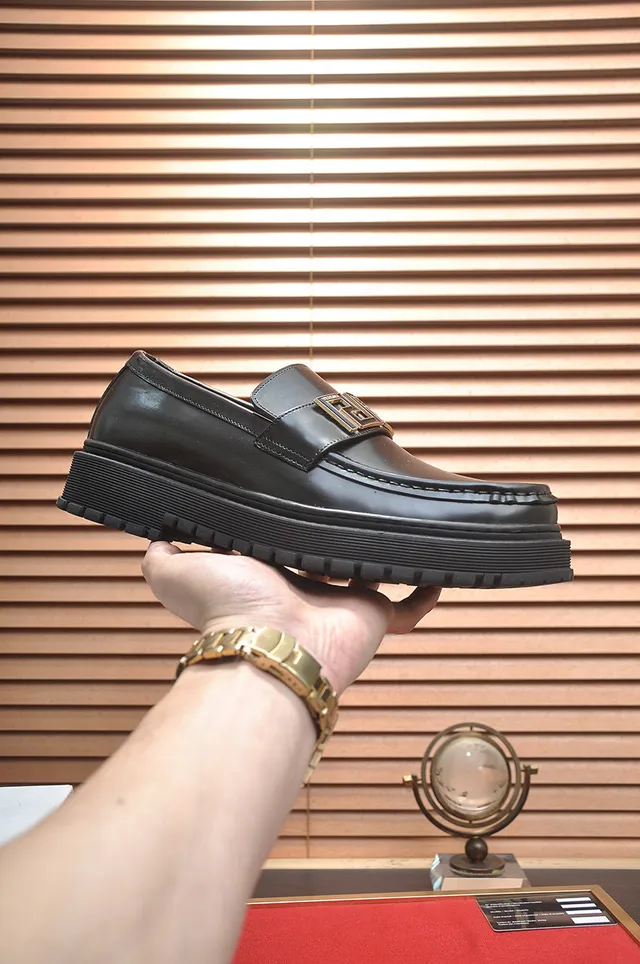 Versace Odissea Negro Dorado Cuero Pulido Hebilla de Metal Greca Loafer 4