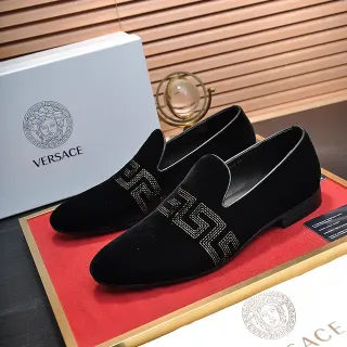 Versace Odissea काले वेलवेट इम्ब्रॉइडेड Greca लोफर्स