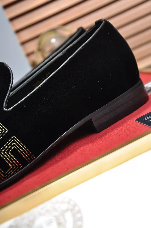 Versace Odissea Mocassins Noirs en Velours Brodés Greca 2