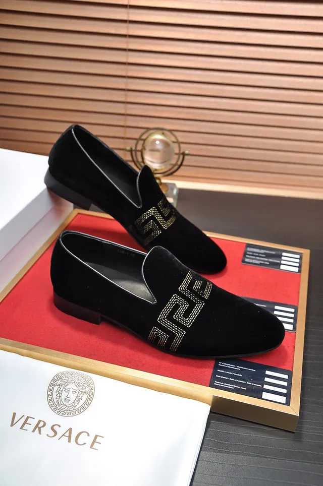 Versace Odissea Mocassins Noirs en Velours Brodés Greca 5