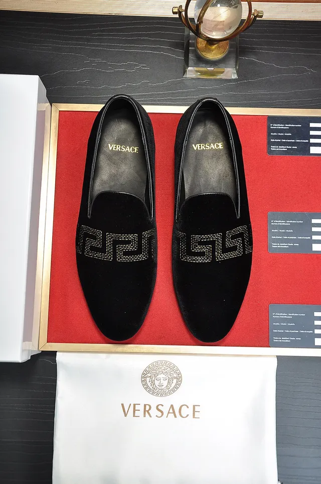 Versace Odissea Mocassins Noirs en Velours Brodés Greca 9