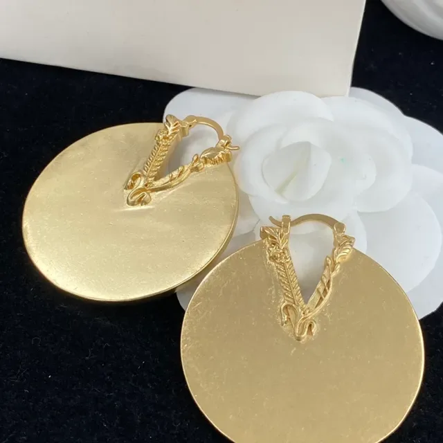 Versace Odissea সোনা বড় ডিস্ক হুপ ম্যাট ফিনিশ কানের দুল 3