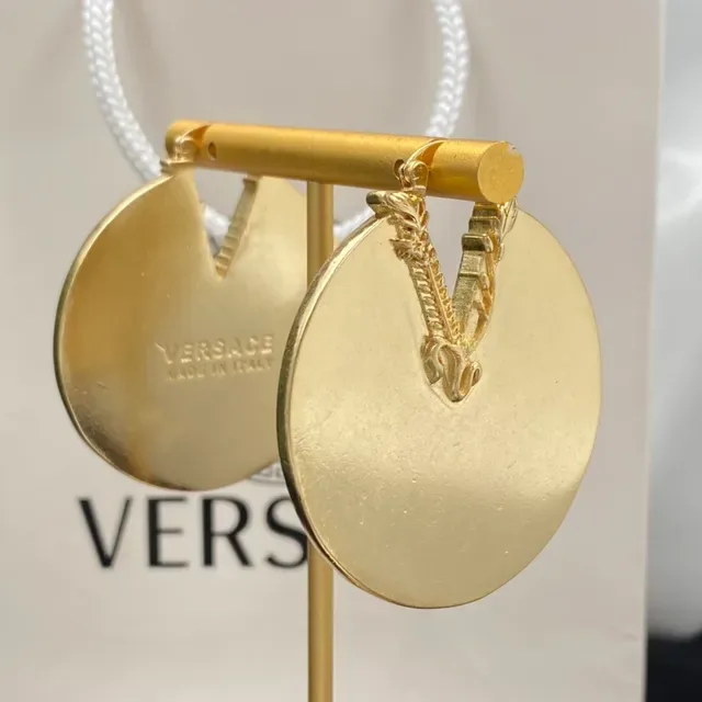 Versace Odissea সোনা বড় ডিস্ক হুপ ম্যাট ফিনিশ কানের দুল 5