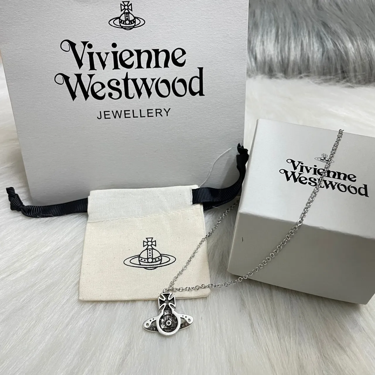 Vivienne Westwood 球形银粉色主题 Pavé 水晶 镶嵌 耳环 3