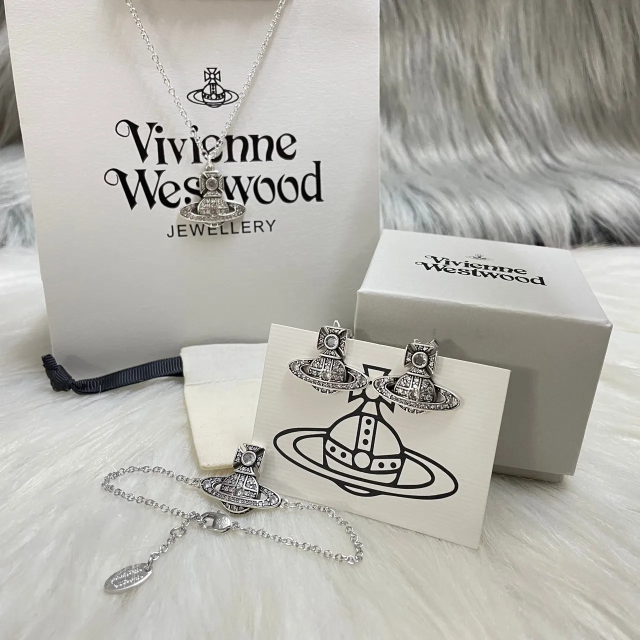 Vivienne Westwood 球形银粉色主题 Pavé 水晶 镶嵌 耳环 4
