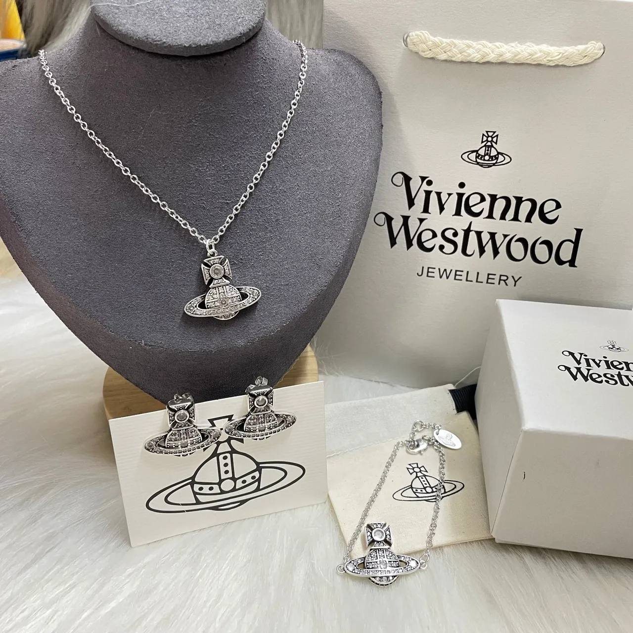 Vivienne Westwood 球形银粉色主题 Pavé 水晶 镶嵌 耳环 5