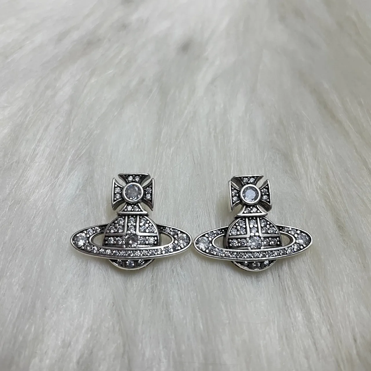 Vivienne Westwood 球形银粉色主题 Pavé 水晶 镶嵌 耳环 9