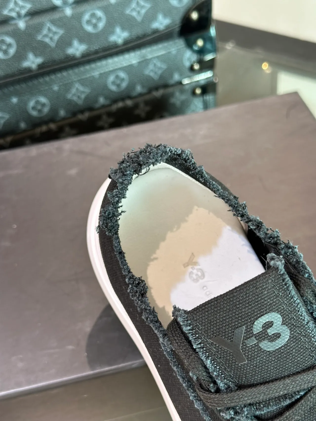 Y-3 KAIWA Black White Deconstructed Canvas Frayed Edge Detailing Lifestyle Sneakers 2