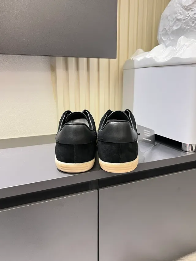 Zegna Sneakers Lifestyle Preto Bege de Camurça com Sola de Borracha 2