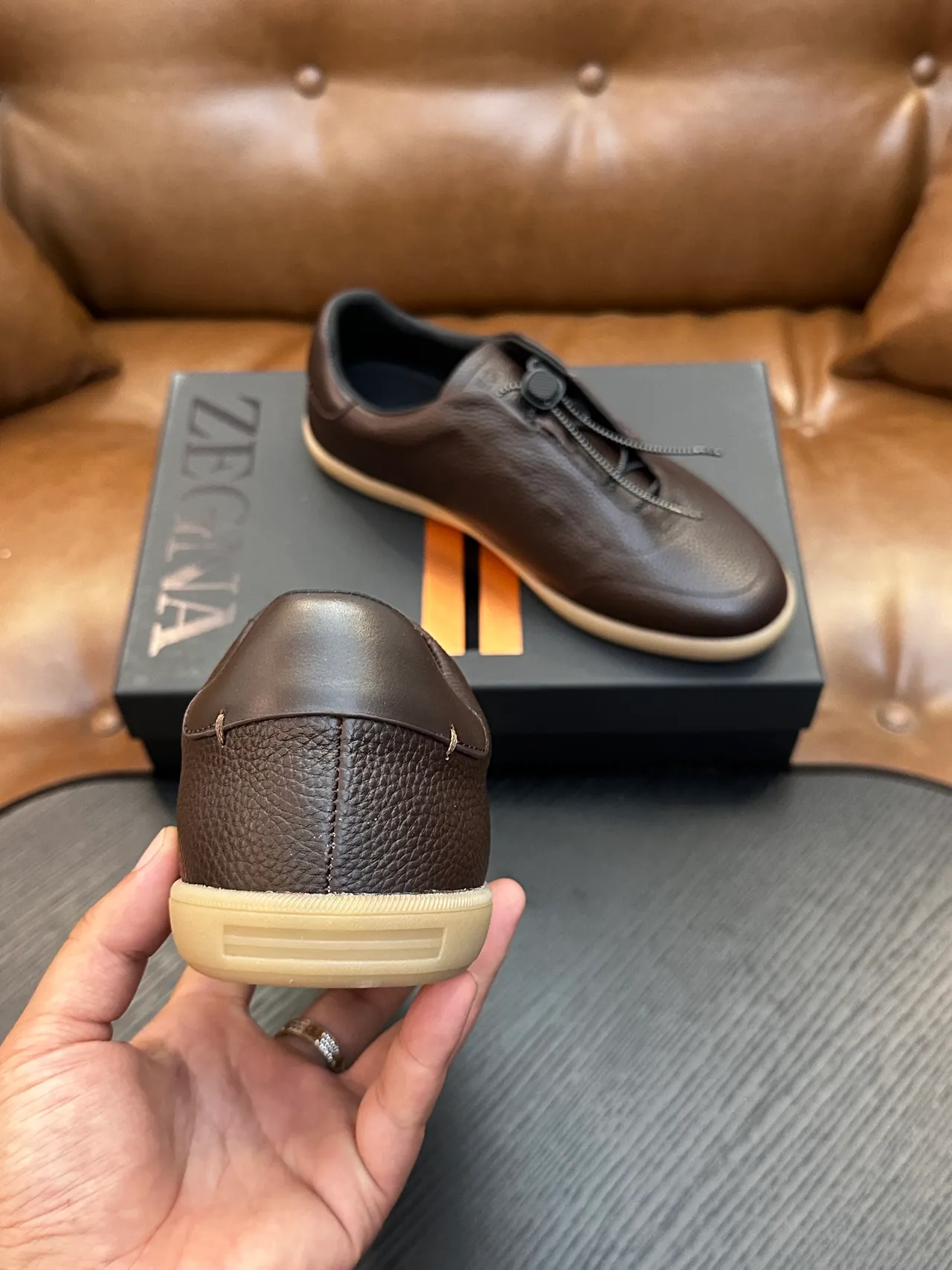 Zegna भूरा पेबल्ड लेदर जिपर लोअफर 3