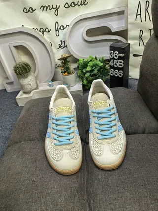 Adidas Beige Bleu Low-Top Baskets Lifestyle avec Upper Hybride en Textile-Suede 10