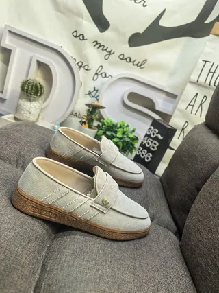 Adidas Beige Marrom Camurça Superior Fechamento com Alça Mocassim 9