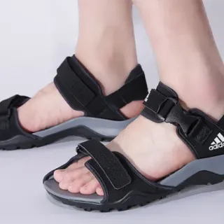 Adidas أسود رمادي أحزمة قابلة للتعديل شرائط فيلكرو كعب رباط خشن قاع متينة كاجوال صندل