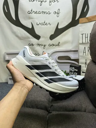Adidas Zapatillas de running negro blanco bajo perfil silueta de carreras malla ingenieril superior 5
