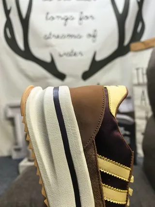 Adidas Tênis Lifestyle Cor Burdeos Marrom Sola de Plataforma Painel Lateral de Três Listras 3