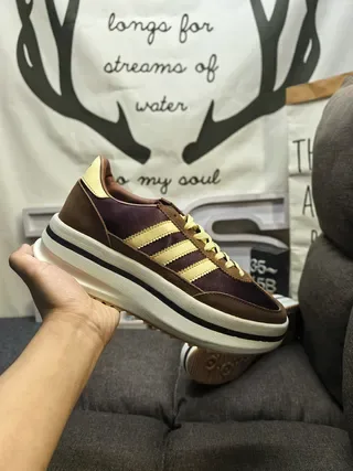 Adidas Tênis Lifestyle Cor Burdeos Marrom Sola de Plataforma Painel Lateral de Três Listras 5