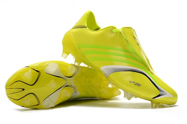 Adidas F50 Rojo Blanco Superior Sintético Brillo Cordones Asimétricos Campo Firme Zapatos de Fútbol 24