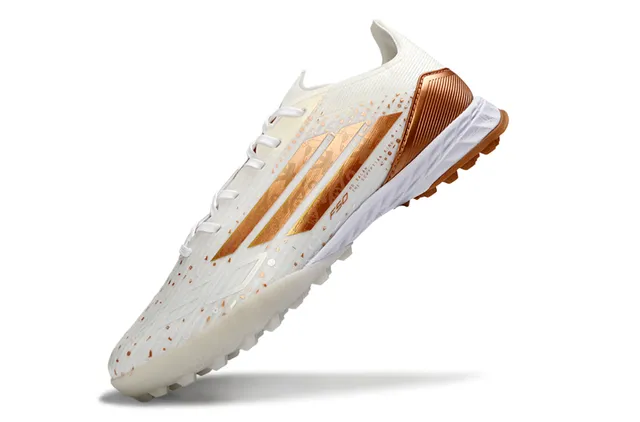 Adidas F50 白金 低帮 合成鞋面 金属铜色条纹装饰 草地足球鞋 3