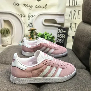 Adidas Gazelle حذاء رياضي أسلوب حياة وردي غباري سويد