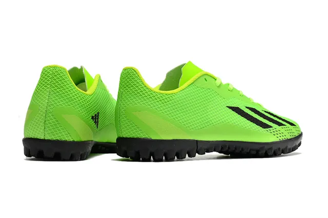 Adidas أحذية كرة القدم تورف وردي أسود منخفضة القطع شبكة صناعية ثلاث خطوط بيضاء 22